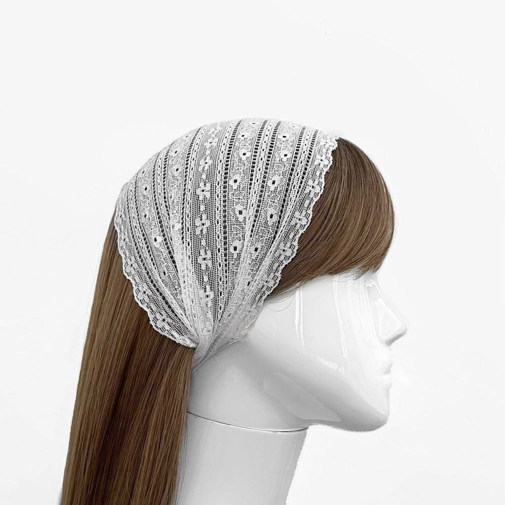 Elegant White Lace Hairband with Floral Pattern